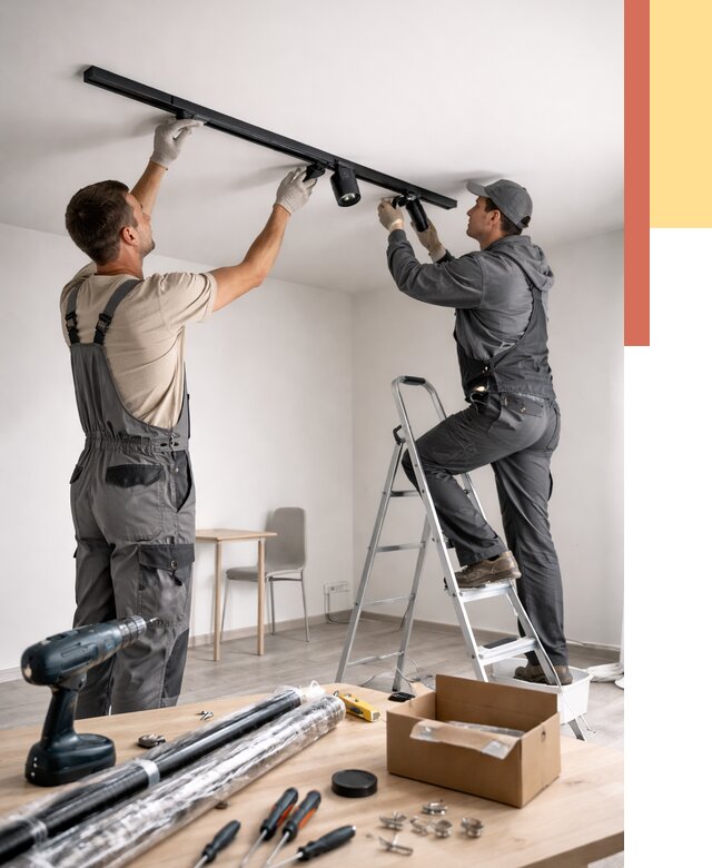 Установка трековых светильников в натяжной потолок в Удомле от 4363 руб. | ОТДЕЛОЧНИК-Дмл